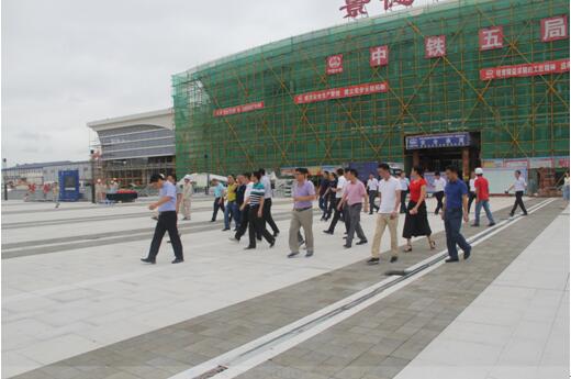 喜迎十九大，身邊看變化——我市干部賢內(nèi)助、鄉(xiāng)鎮(zhèn)街道負(fù)責(zé)人參觀高鐵商務(wù)區(qū)